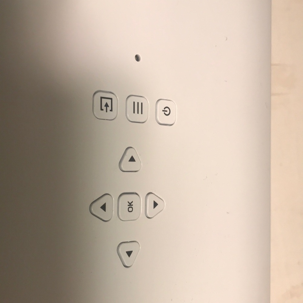 Mini Led Projector - Picture 3 of 6